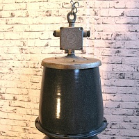 Industriální smaltovaná lampa