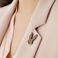 Dámská dřevěná brož Hare Brooch