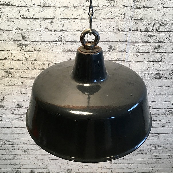 Industriální smaltovaná lampa