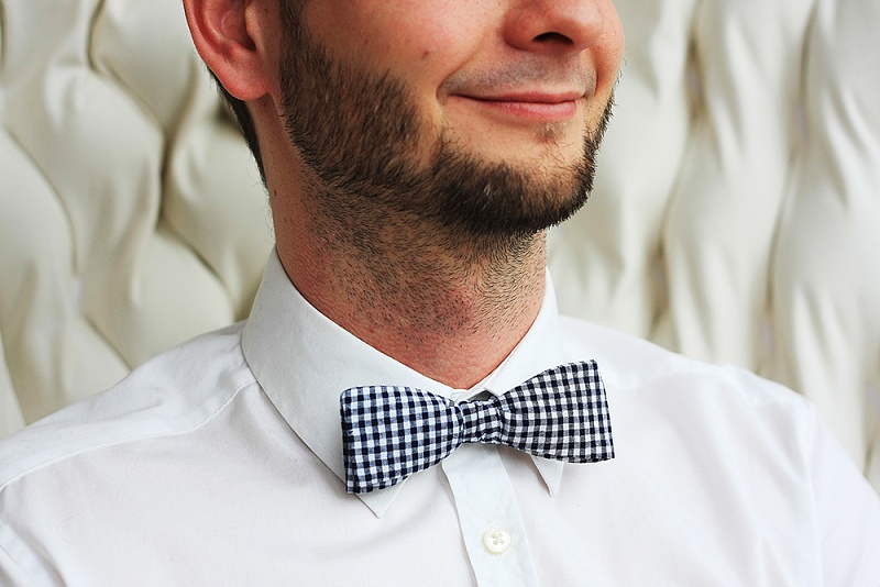 Buďte pravý gentleman! | vázací motýlek SLIM - kostkovaný